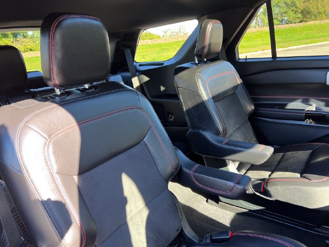Certified 2023 Ford Explorer ST-Line w/ Class IV Trailer Tow Package AWD/4WD image 31