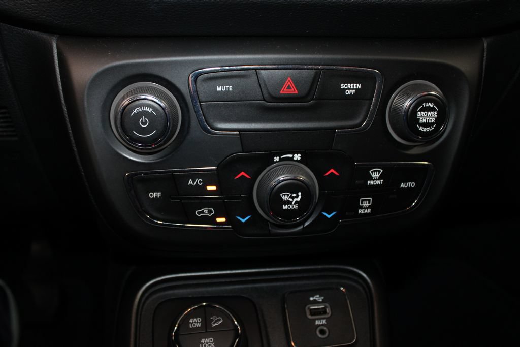 Used 2018 Jeep Compass Trailhawk w/ Leather Interior Group AWD/4WD image 44