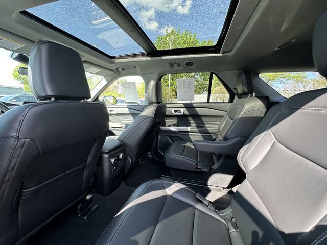 Certified 2023 Ford Explorer XLT w/ Equipment Group 202A image 19