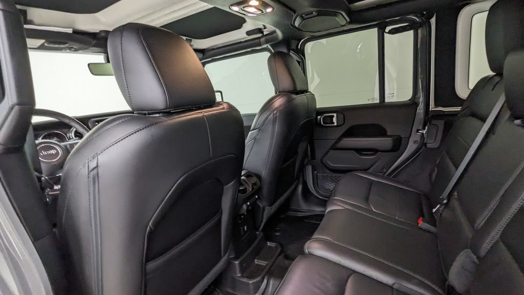 Used 2021 Jeep Wrangler Unlimited Sahara AWD/4WD image 34