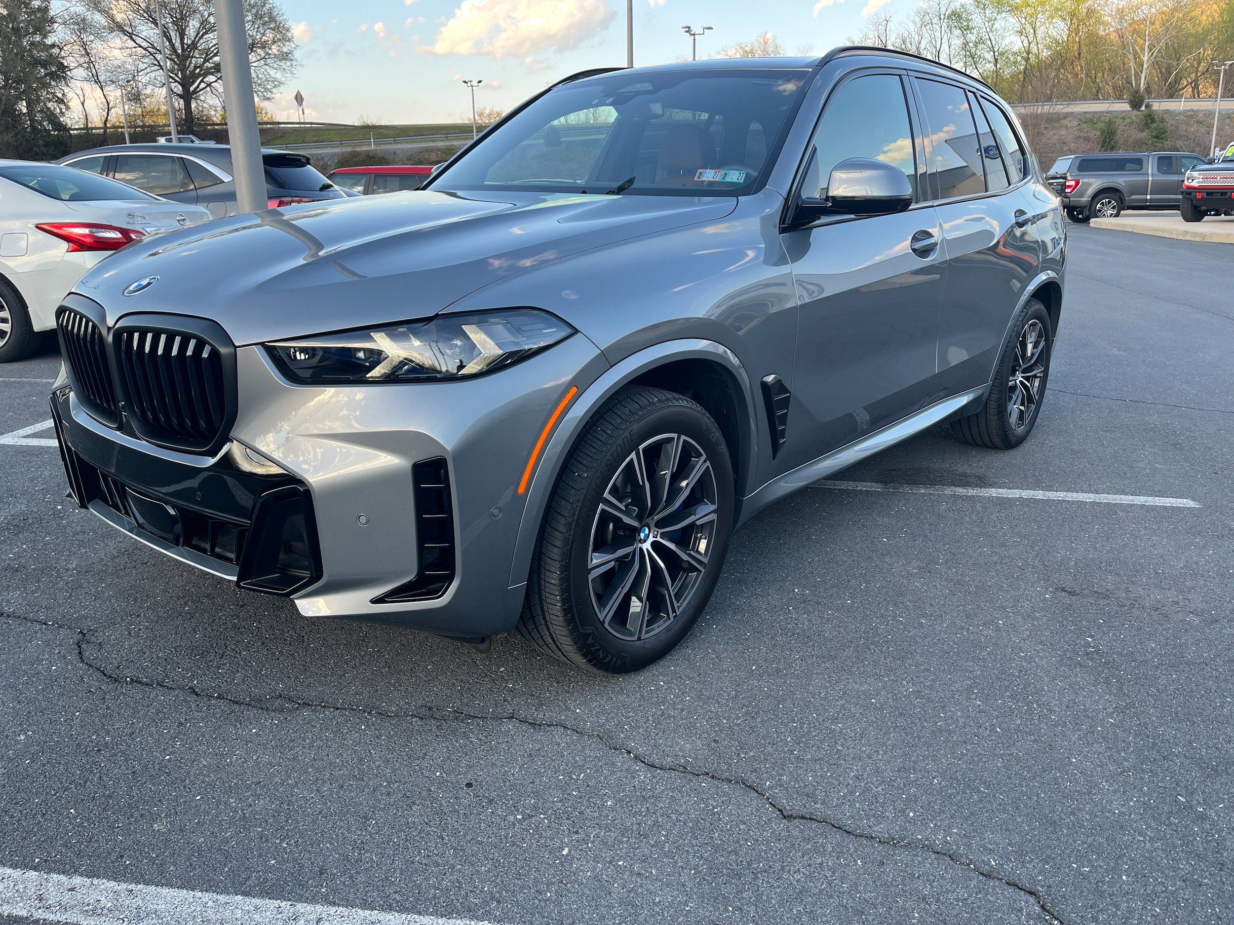Used 2024 BMW X5 xDrive40i w/ M Sport Package AWD/4WD image 30