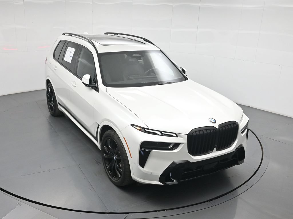 Used 2025 BMW X7 xDrive40i w/ M Sport Package AWD/4WD image 39