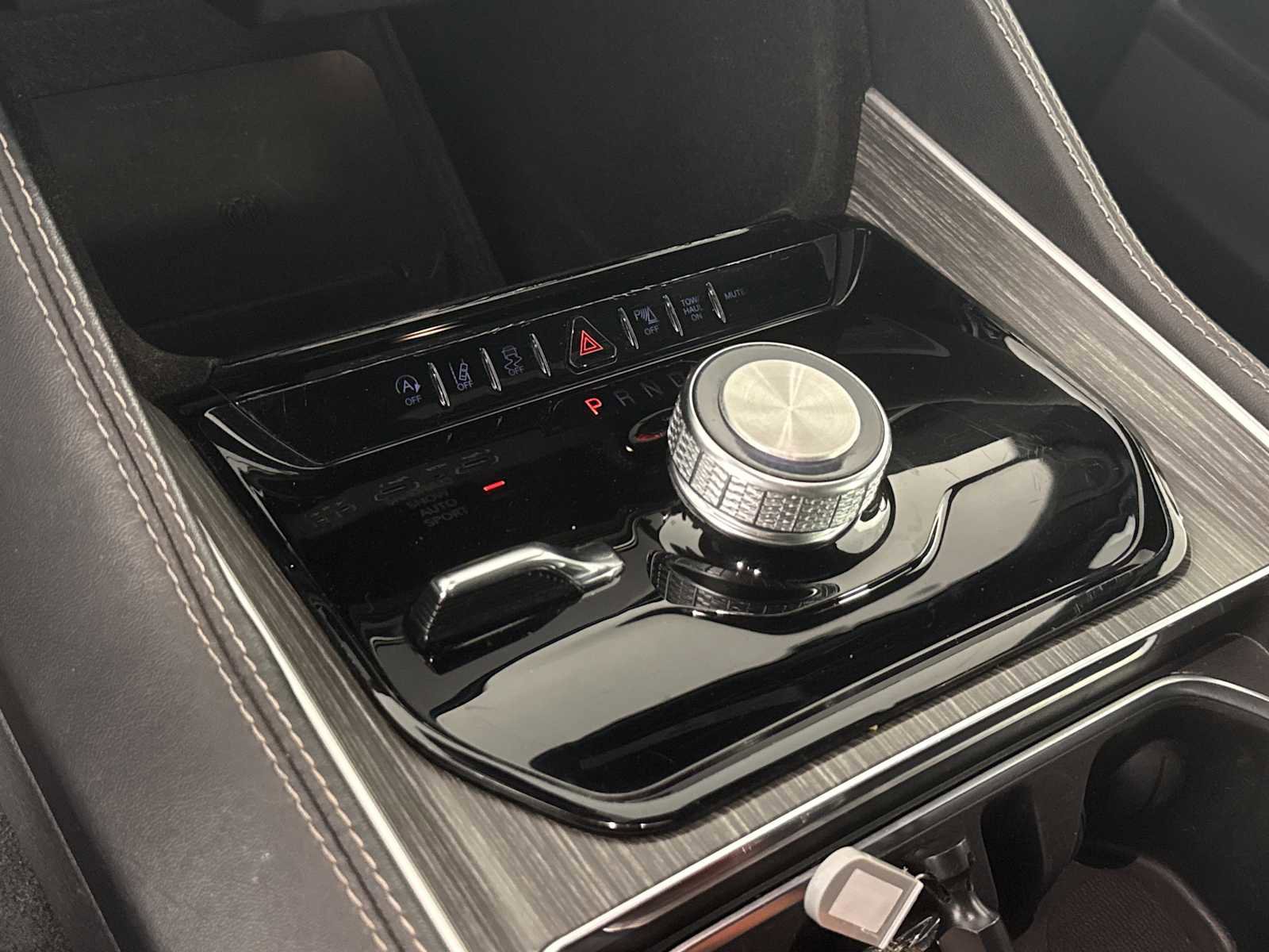 Used 2024 Jeep Wagoneer L Series II w/ Flexible Seating Group image 33