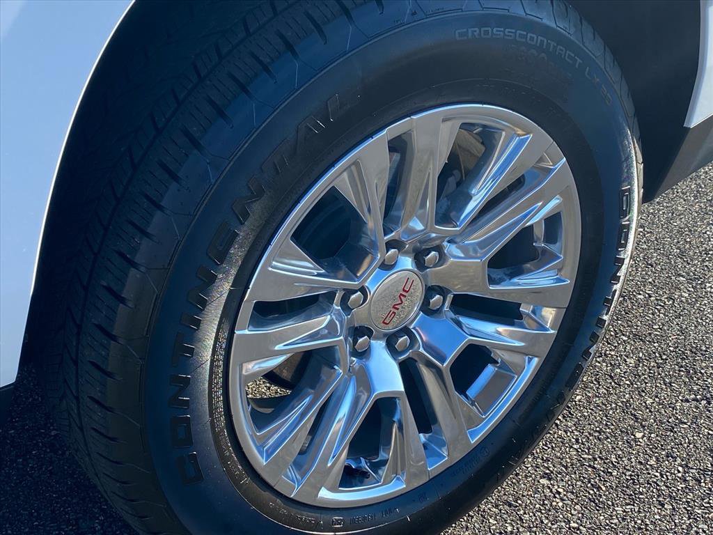 Used 2024 GMC Yukon XL Denali w/ Advanced Technology Package image 27