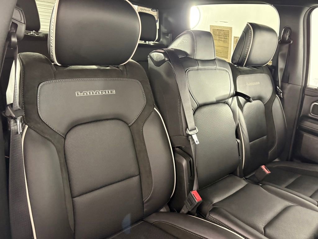 Used 2025 RAM 1500 Laramie AWD/4WD image 36