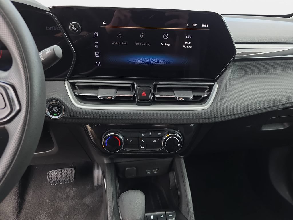 Used 2025 Chevrolet TrailBlazer LT AWD/4WD image 17