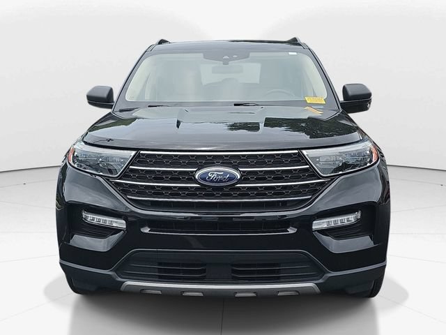 Certified 2024 Ford Explorer XLT w/ Equipment Group 202A RWD image 8