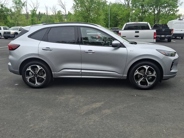 Certified 2023 Ford Escape ST-Line Elite w/ Class II Trailer Tow Package AWD/4WD image 15