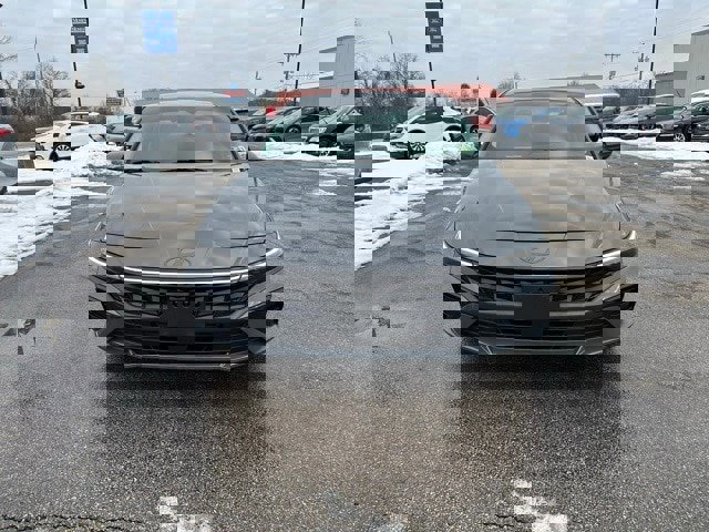 Used 2024 Hyundai Elantra SEL w/ Convenience Package image 8