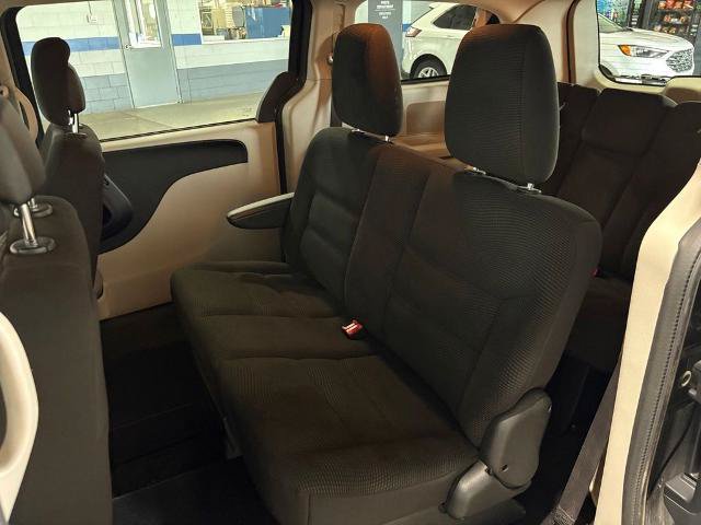 Used 2020 Dodge Grand Caravan SE FWD image 19