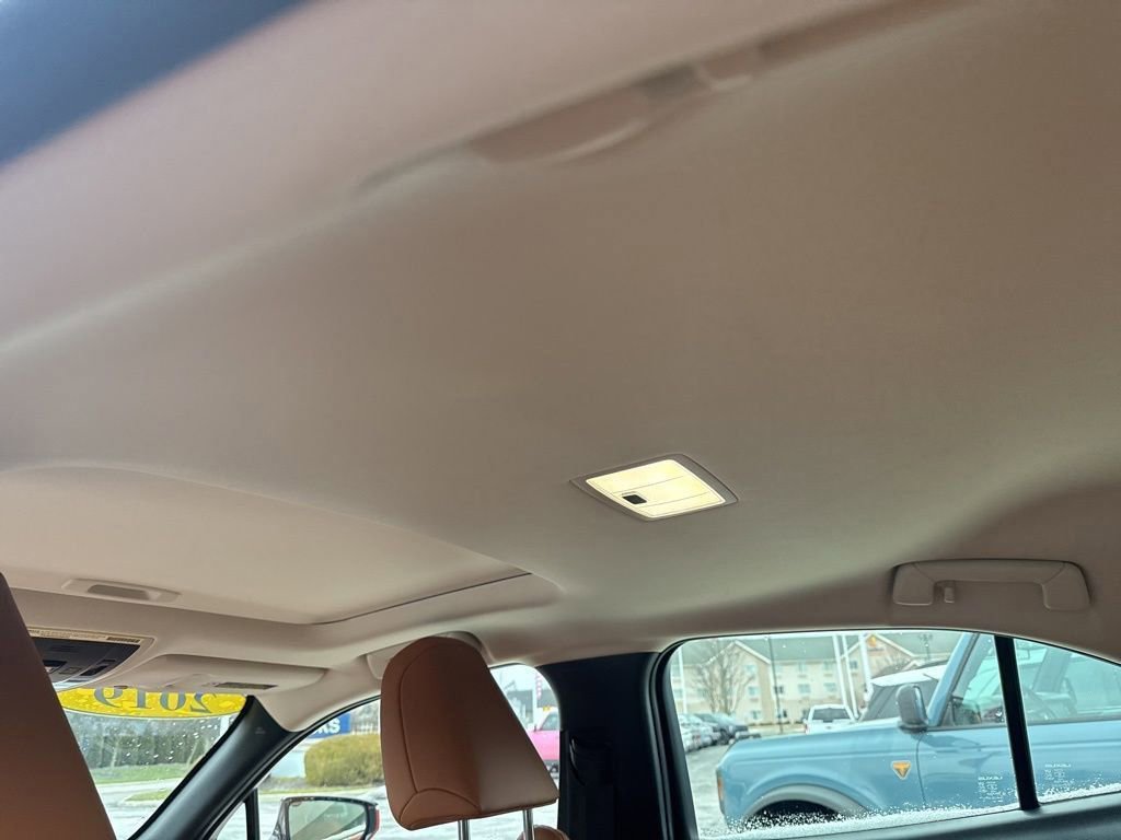 Used 2019 Lexus UX 200 image 36