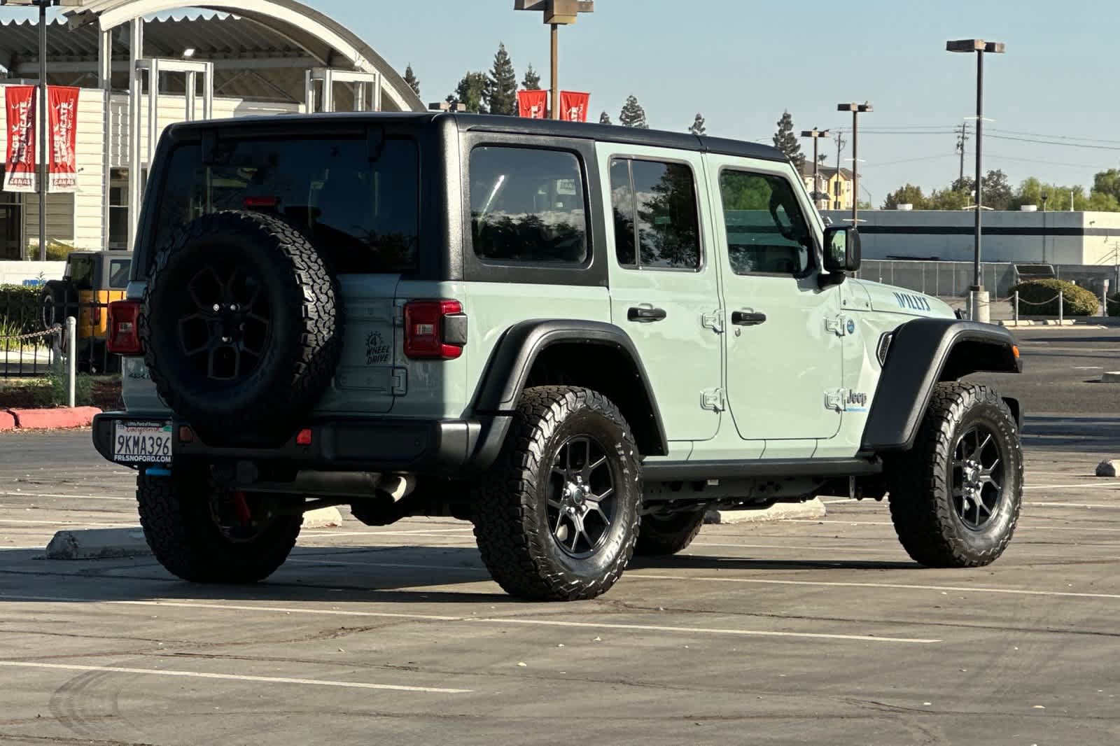 Used 2024 Jeep Wrangler Unlimited AWD/4WD image 2