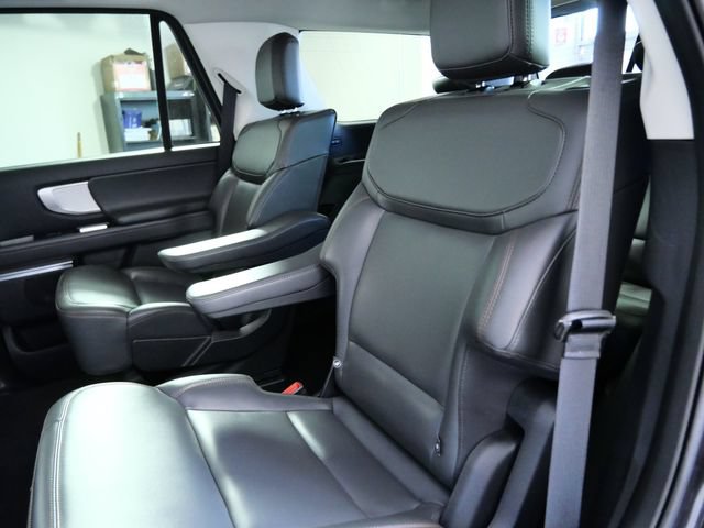 Certified 2025 Ford Expedition Active AWD/4WD image 14