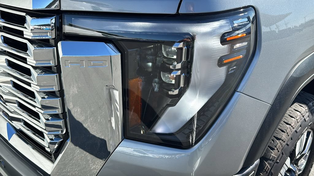 Used 2025 GMC Sierra 2500 Denali w/ Denali Reserve Package AWD/4WD image 6