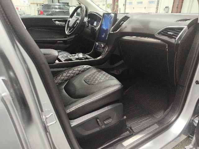 Certified 2024 Ford Edge Titanium w/ Equipment Group 301A image 20