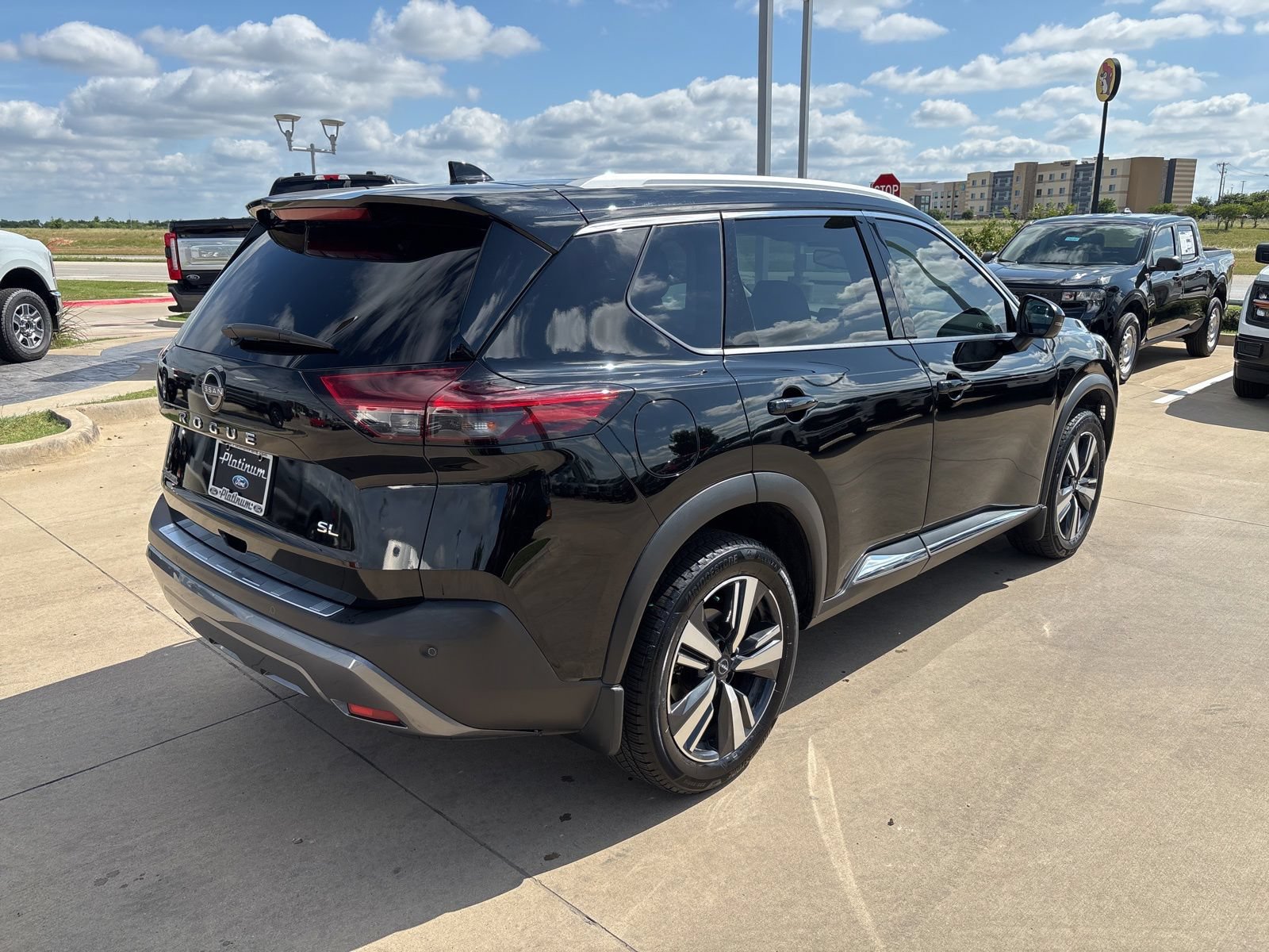 Used 2022 Nissan Rogue SL FWD image 6