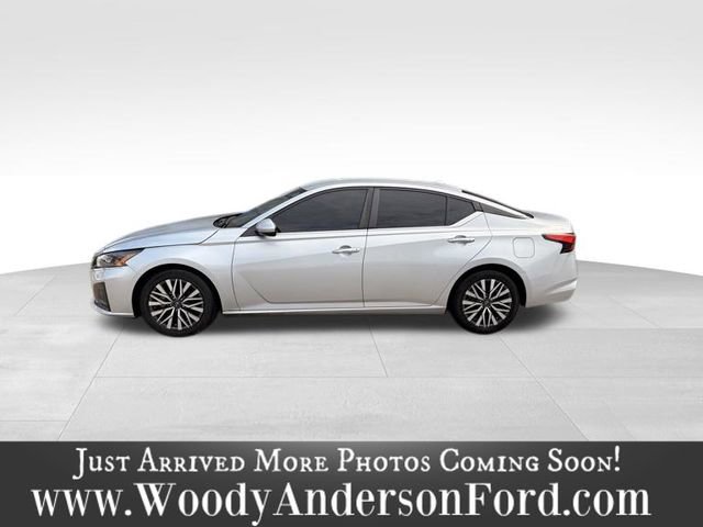 Used 2023 Nissan Altima 2.5 SV image 3