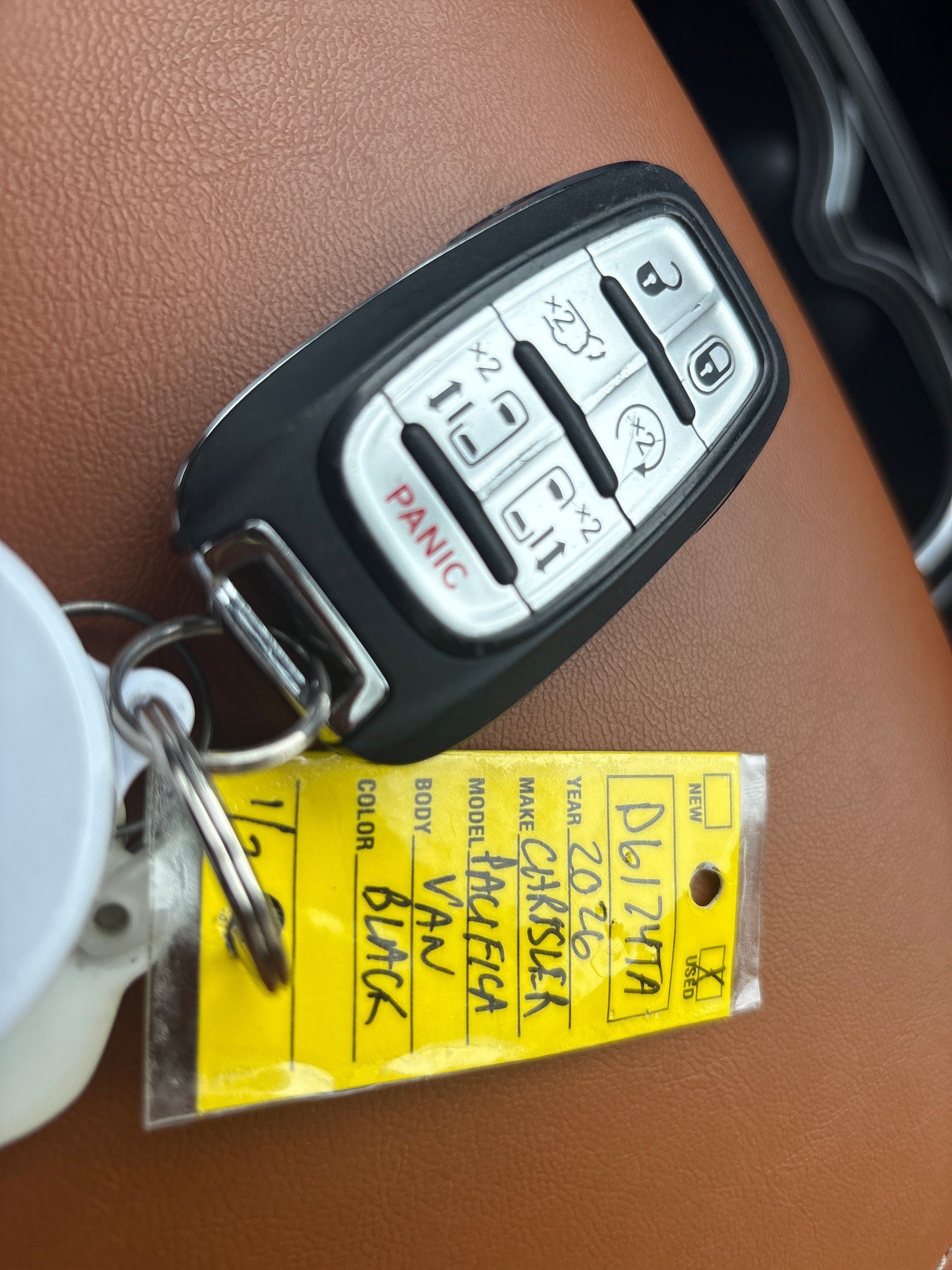 Used 2026 Chrysler Pacifica Pinnacle FWD image 25