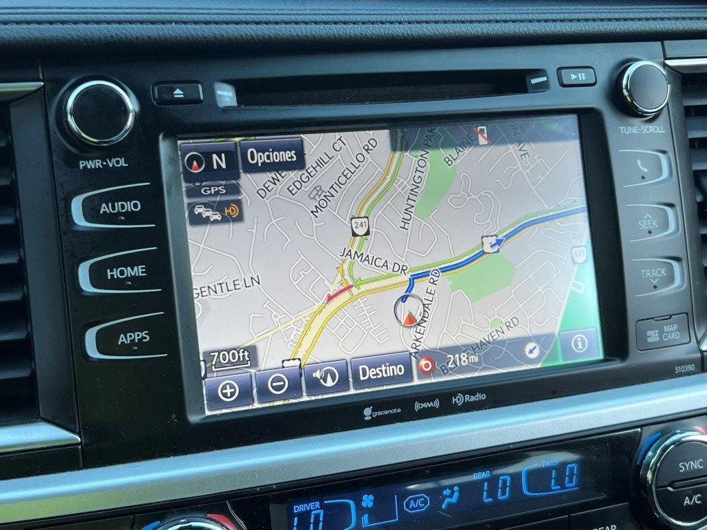 Used 2019 Toyota Highlander XLE image 24