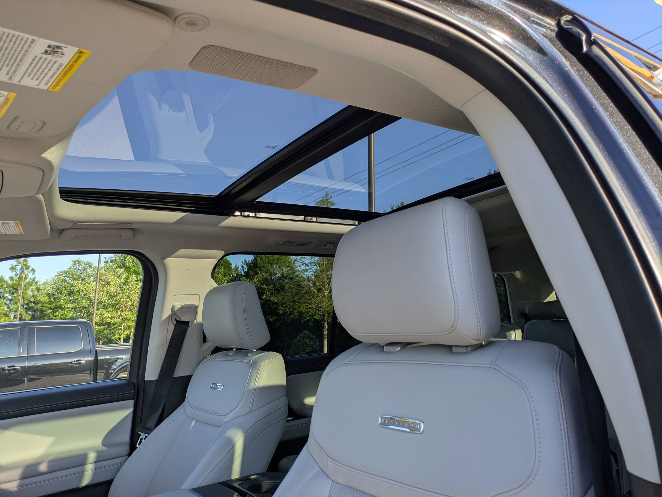 Certified 2025 Ford Expedition Platinum w/ Driver's Package AWD/4WD image 26