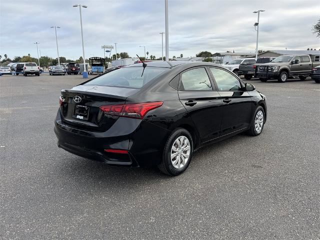 Used 2021 Hyundai Accent SE image 3
