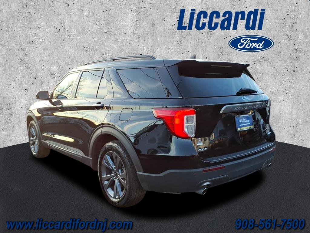 Certified 2022 Ford Explorer XLT w/ Equipment Group 202A image 4