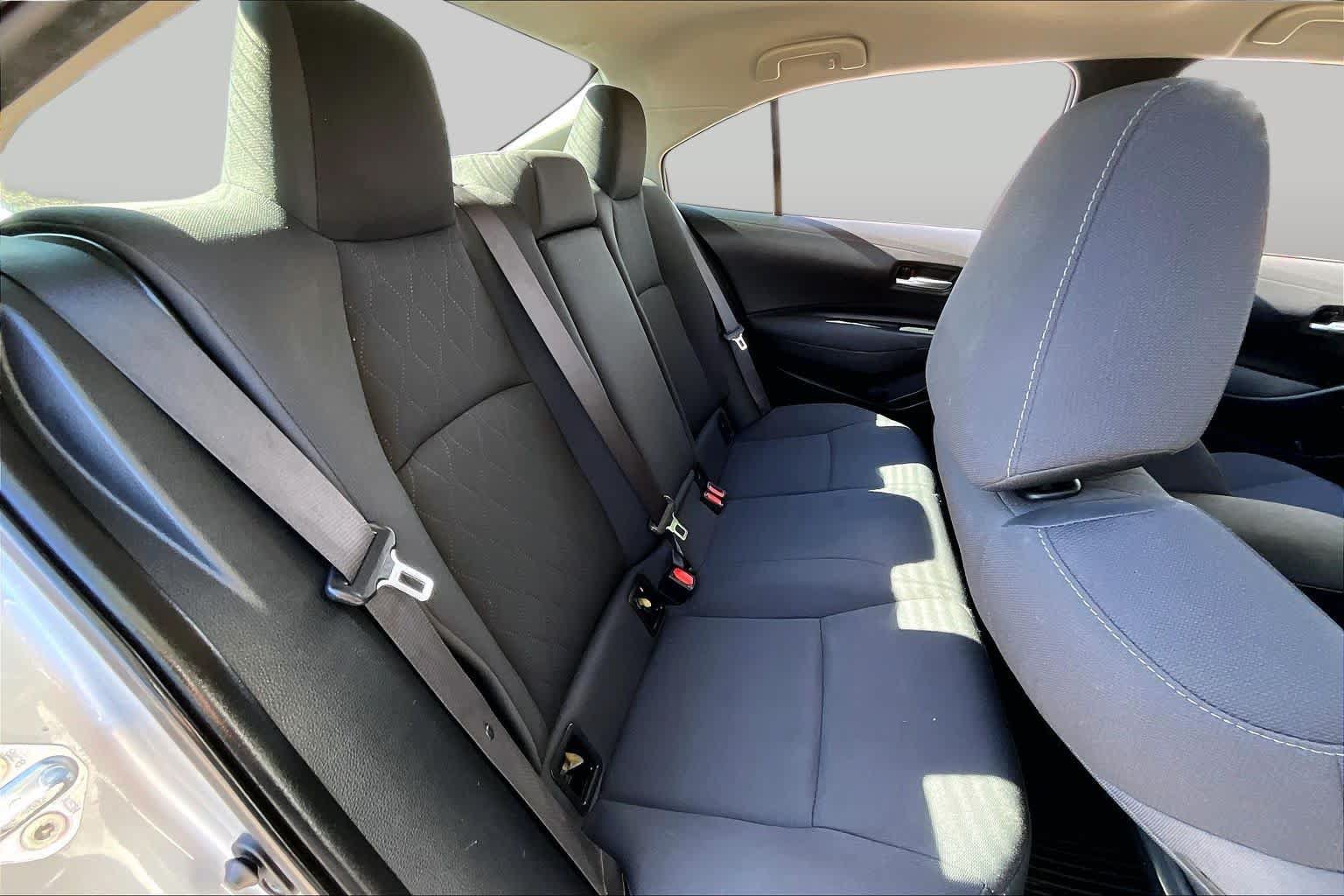 Used 2020 Toyota Corolla LE FWD image 19