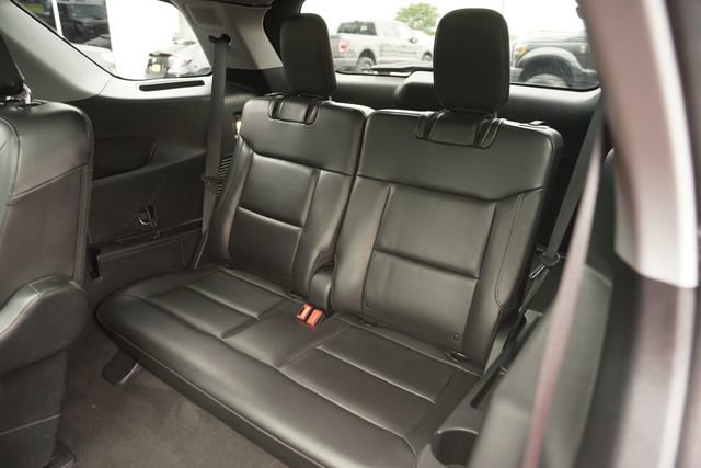 Certified 2022 Ford Explorer XLT w/ Equipment Group 202A RWD image 15