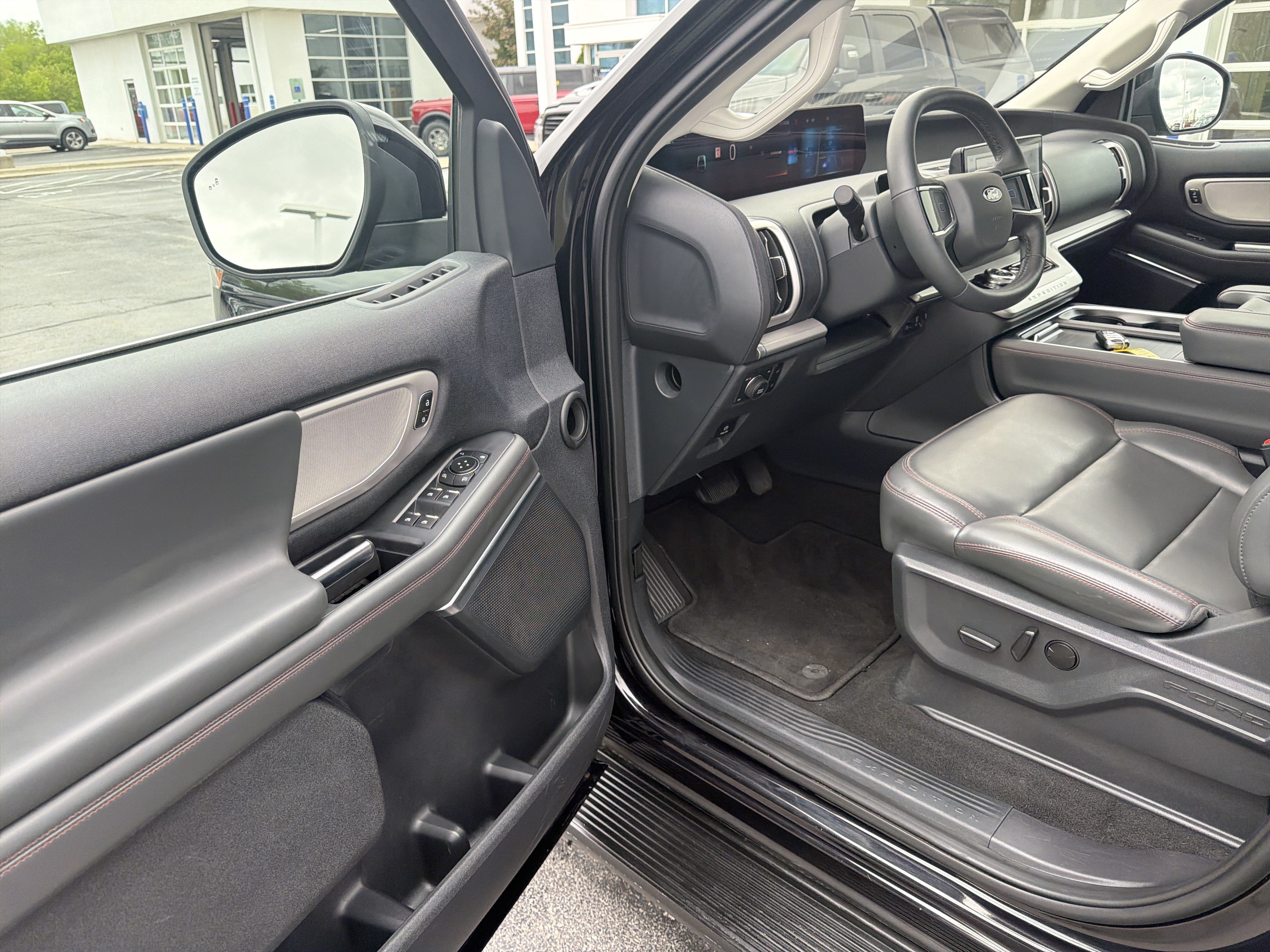 Certified 2025 Ford Expedition Max Active AWD/4WD image 33