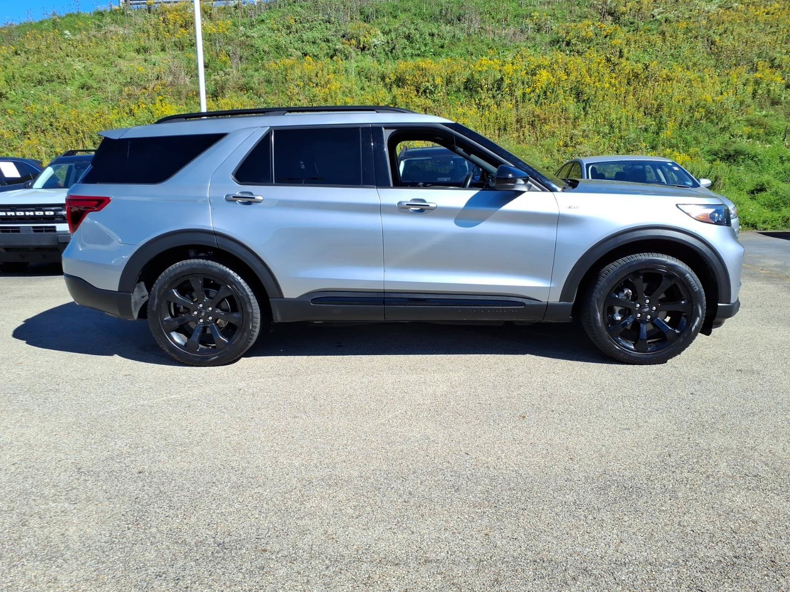 Certified 2023 Ford Explorer ST-Line w/ Class IV Trailer Tow Package AWD/4WD image 6