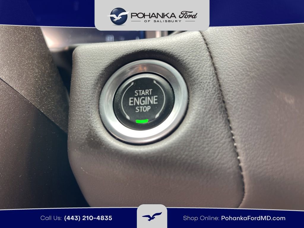 Used 2022 Chevrolet Suburban LT w/ Luxury Package image 15