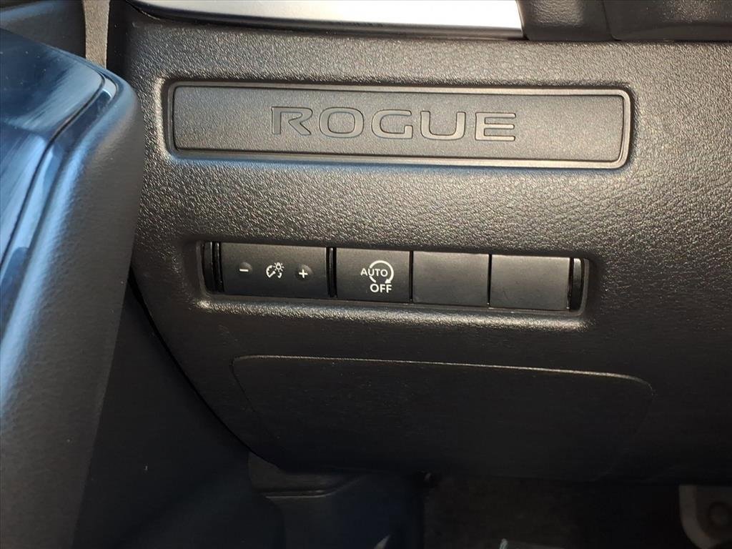 Used 2024 Nissan Rogue S image 22