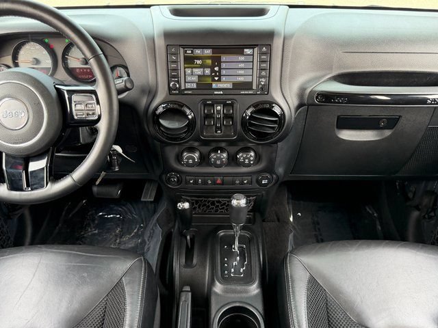 Used 2017 Jeep Wrangler Unlimited Sahara AWD/4WD image 17