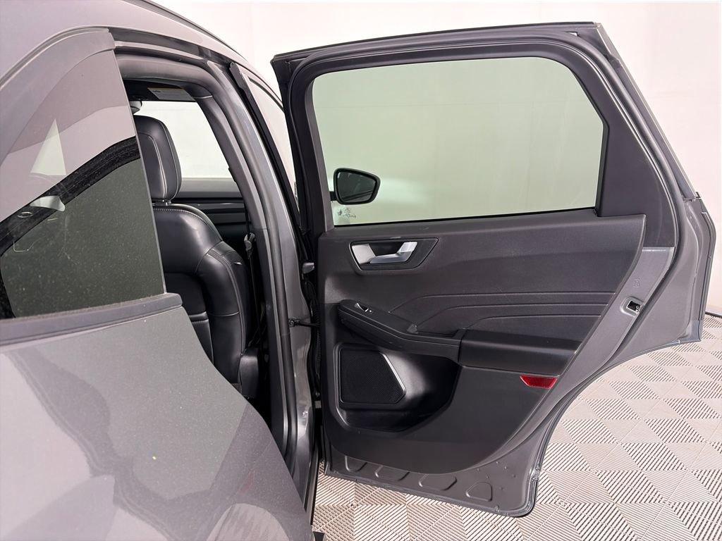 Certified 2025 Ford Escape ST-Line Select AWD/4WD image 28
