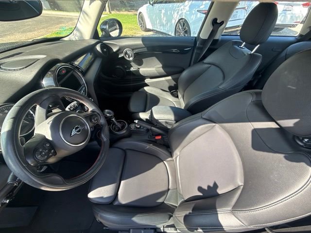 Used 2019 MINI Cooper S w/ Signature Upholstery Package FWD image 6