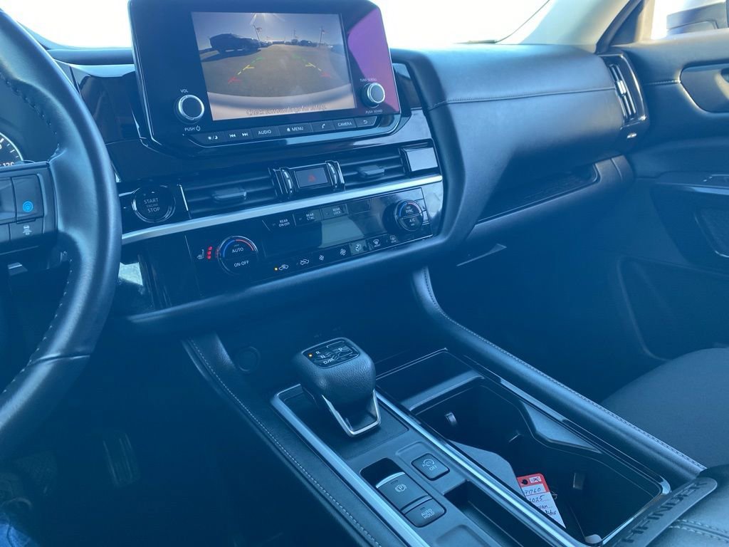 Used 2025 Nissan Pathfinder SV image 45
