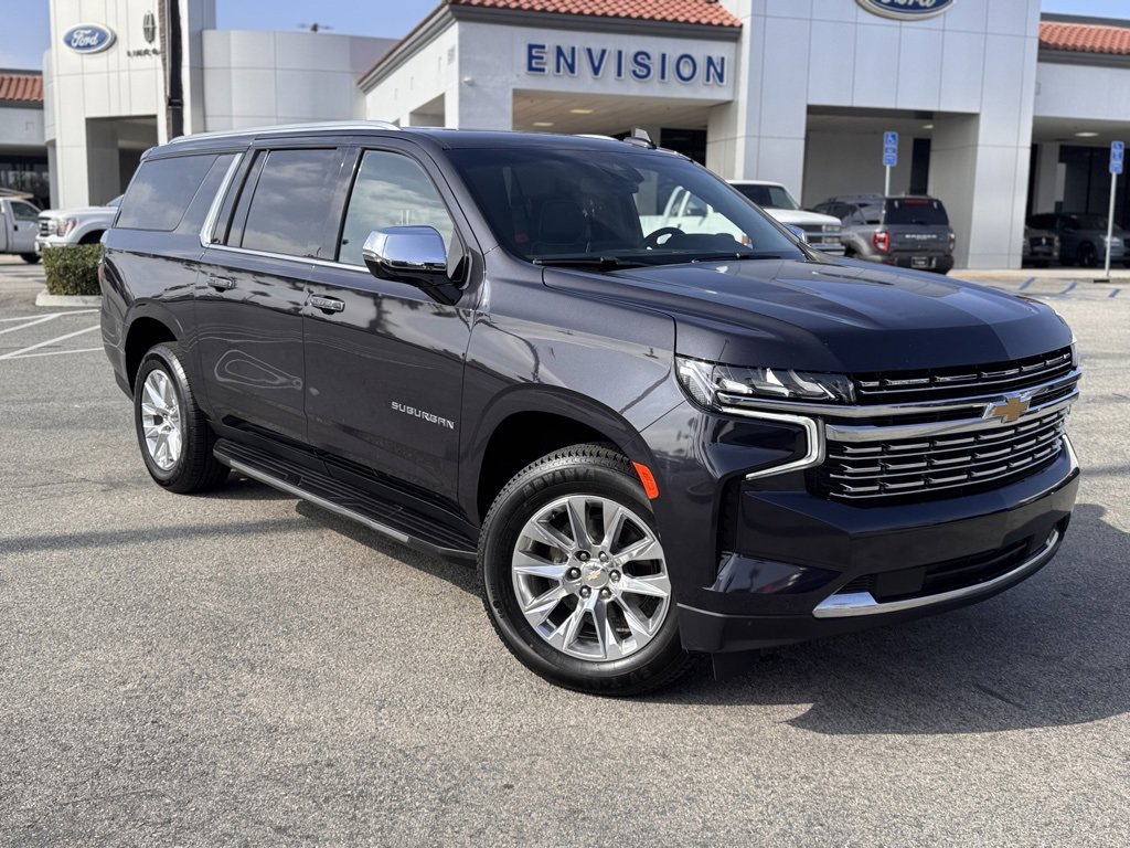 Used 2023 Chevrolet Suburban Premier image 2