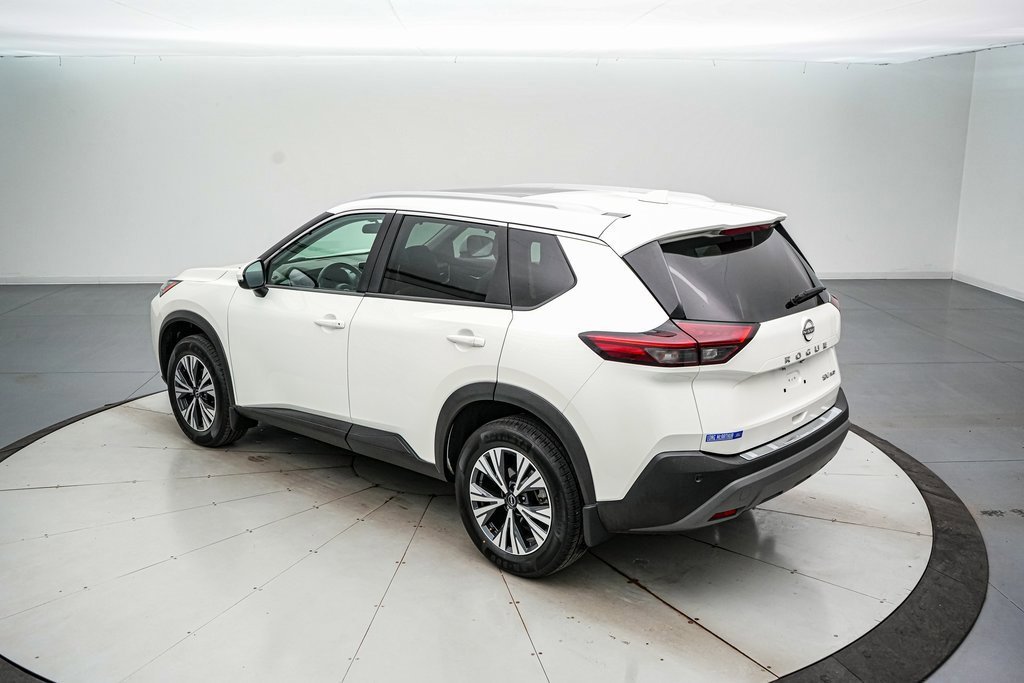 Used 2023 Nissan Rogue SV w/ SV Premium Package image 3