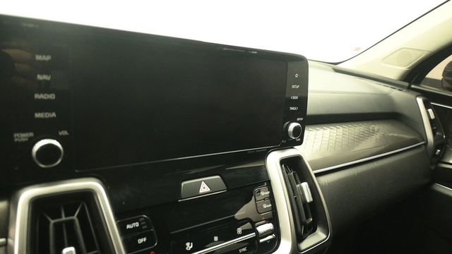 Used 2022 Kia Sorento S w/ Panoramic Sunroof Package FWD image 16