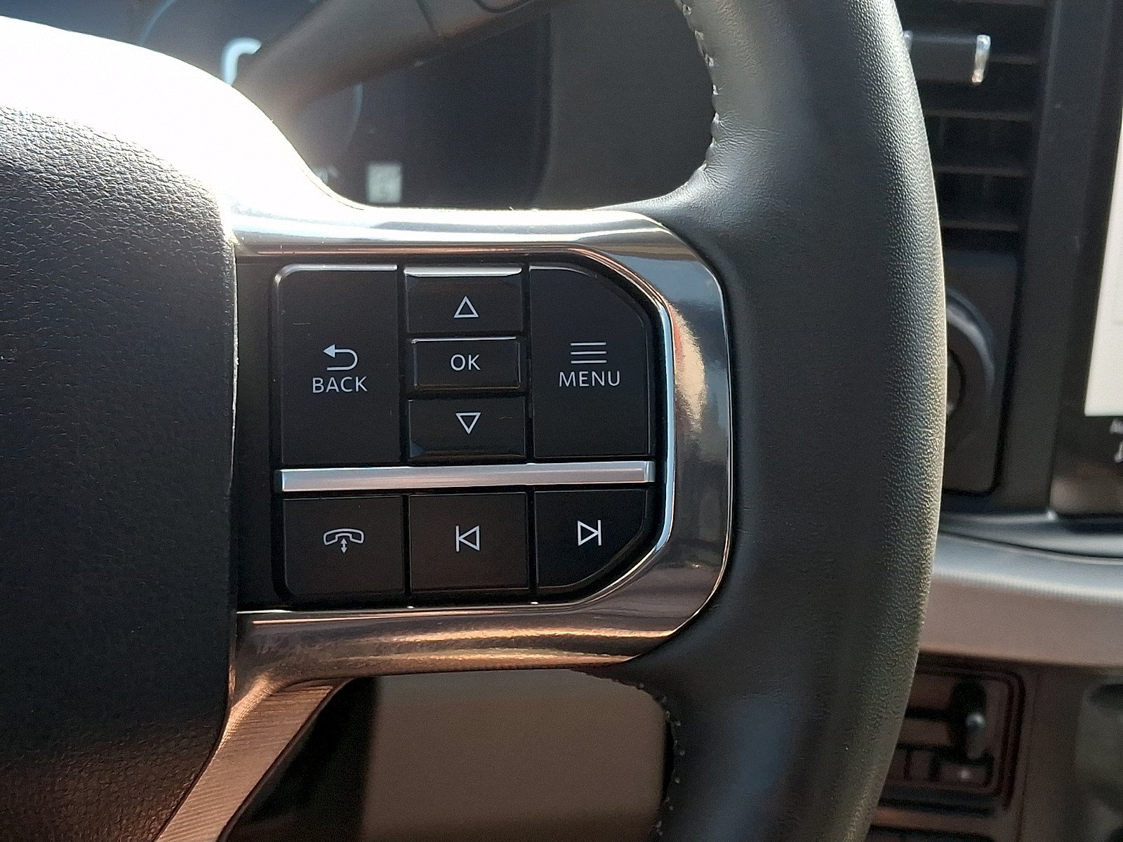 Certified 2025 Ford F450 Platinum w/ Platinum Plus Package AWD/4WD image 21