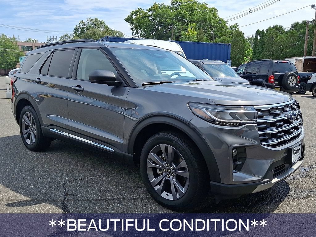 Certified 2025 Ford Explorer Active w/ Active Comfort Package AWD/4WD image 3