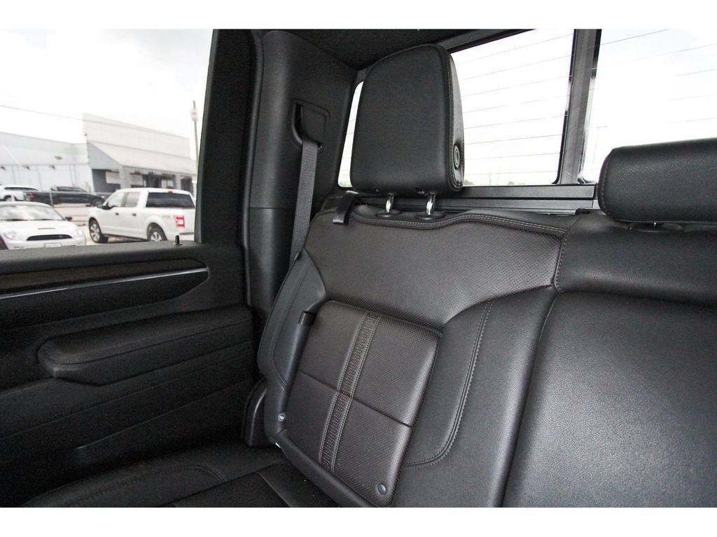 Used 2024 Chevrolet Silverado 2500 High Country w/ Technology Package AWD/4WD image 14