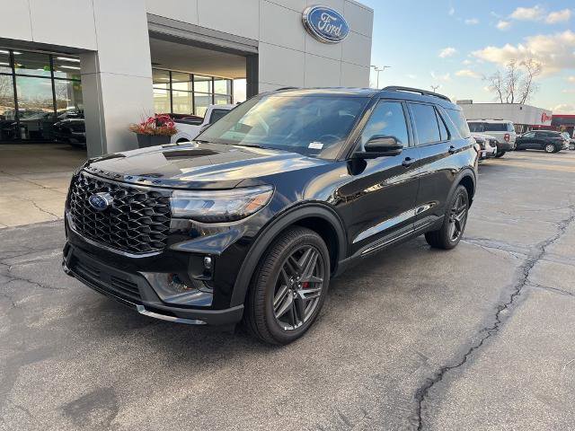 Certified 2025 Ford Explorer ST-Line w/ ST-Line Street Pack AWD/4WD image 1