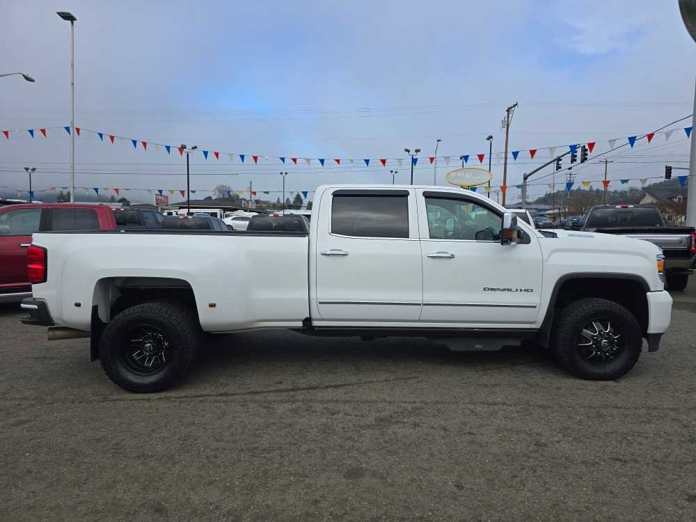 Used 2019 GMC Sierra 3500 Denali w/ Duramax Plus Package image 7