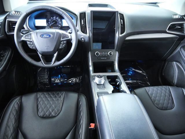 Certified 2024 Ford Edge Titanium AWD/4WD image 4