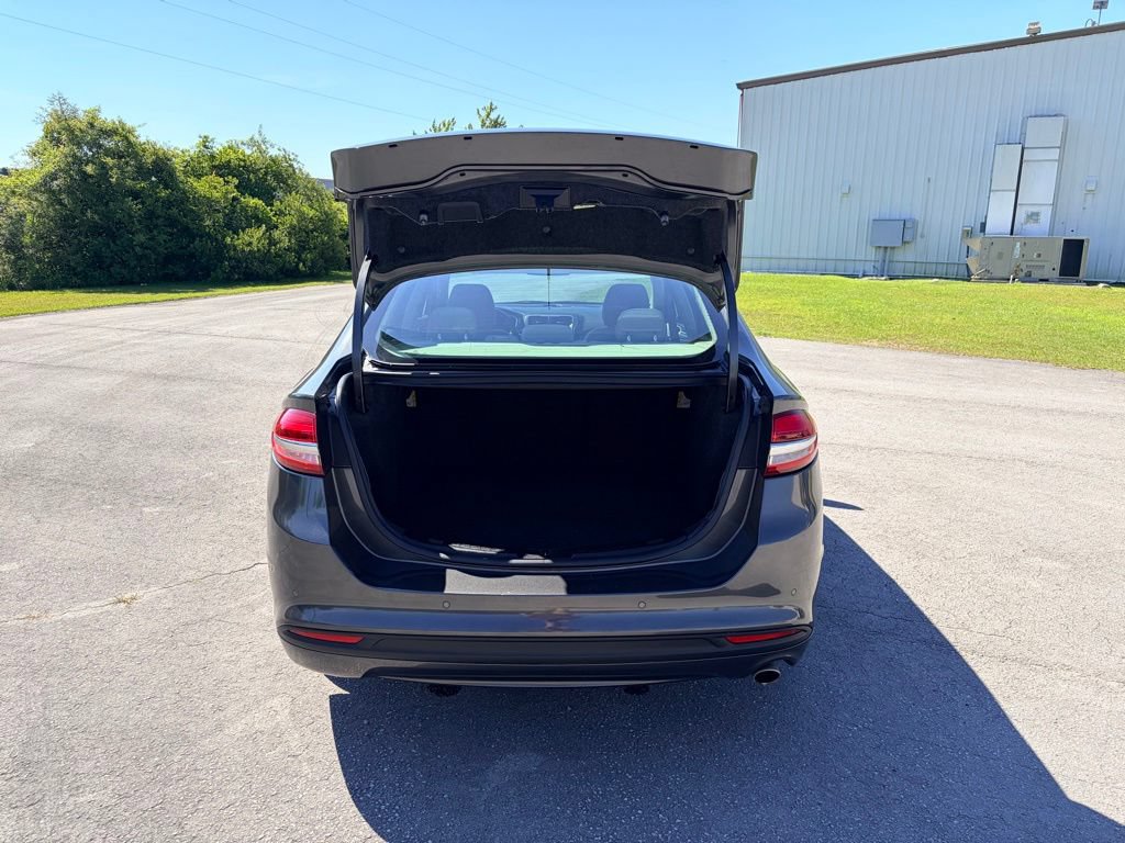 Certified 2017 Ford Fusion SE FWD image 27
