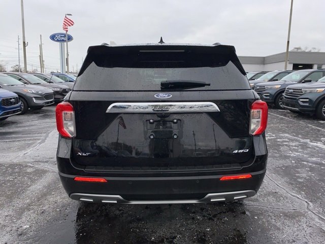 Certified 2023 Ford Explorer XLT w/ Equipment Group 202A image 6