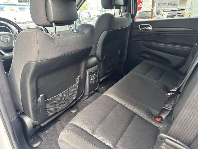 Used 2020 Jeep Grand Cherokee Laredo RWD image 13