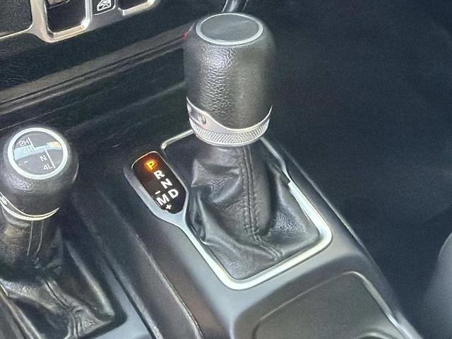 Used 2023 Jeep Gladiator Willys image 12