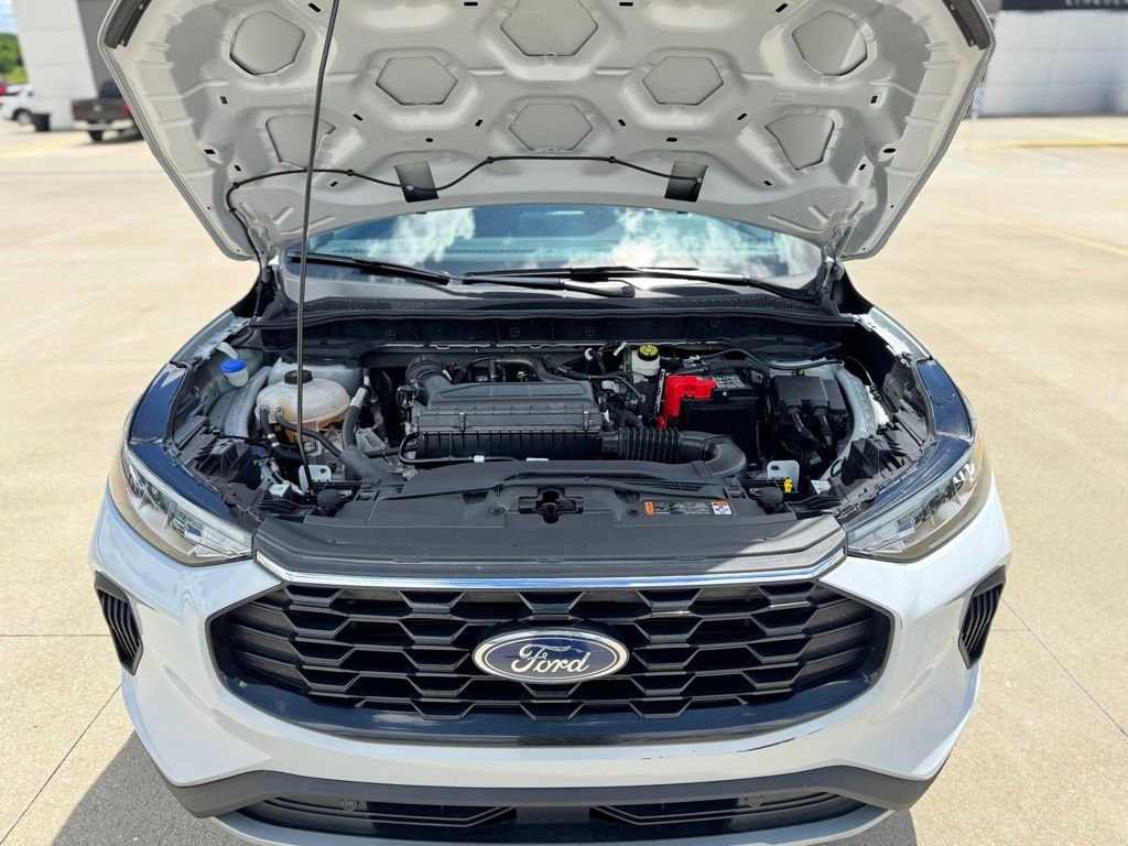 Certified 2025 Ford Escape ST-Line AWD/4WD image 41